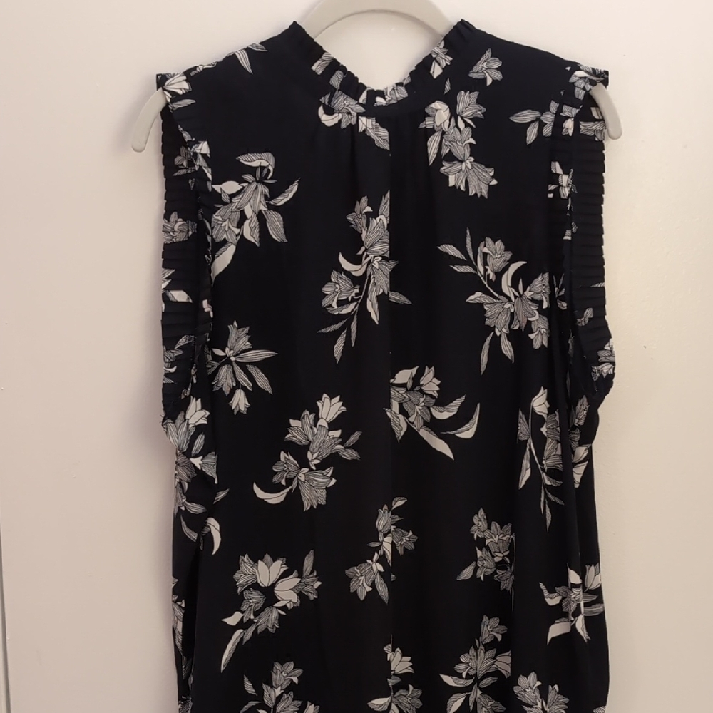 Chic Black and White Floral Women's Blouse